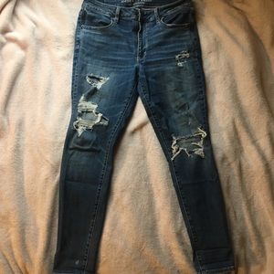 Distressed American eagle high rise skinny jeans